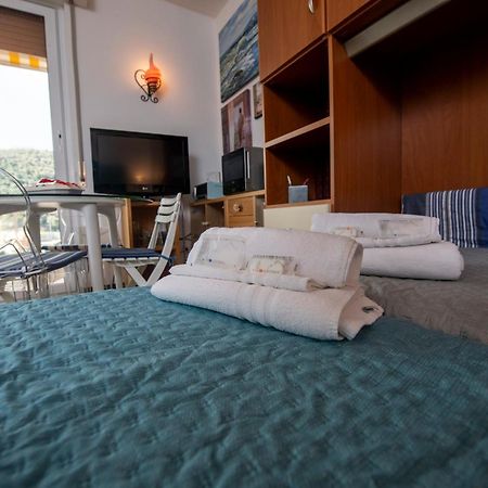 239 - Casa Del Sole Vista Mare Moneglia - 5Minuti A Piedi Dal Mare - Parcheggio Privato Apartamento Exterior foto